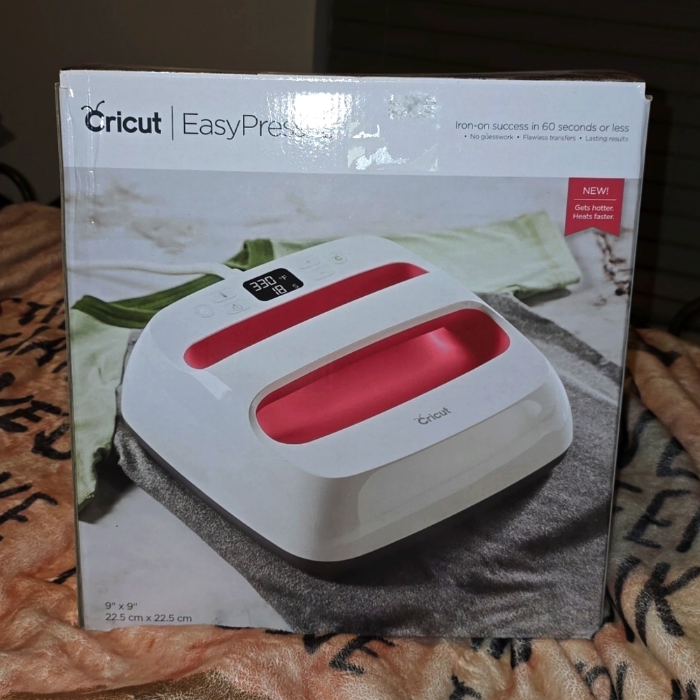 New In Box Cricut| Easypress 2